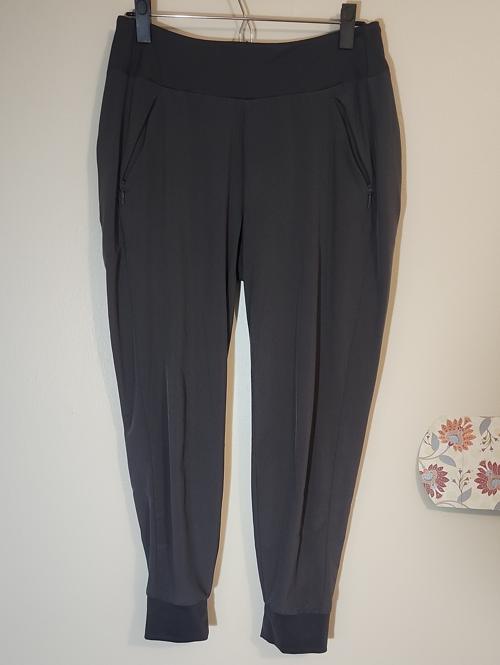 Athleta Gray Track Joggers with Zip Pockets/Size 8